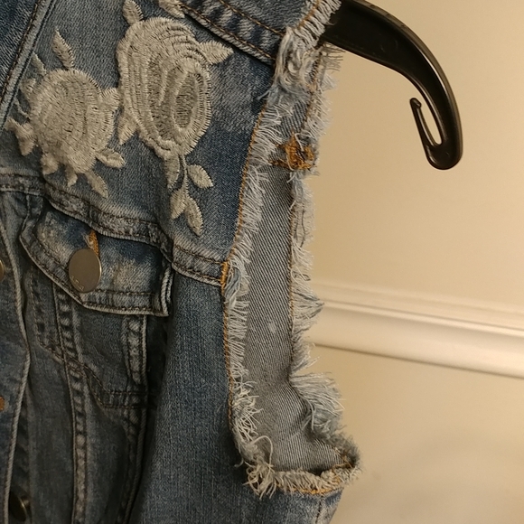 Distressed Jean Vest - Picture 7 of 11